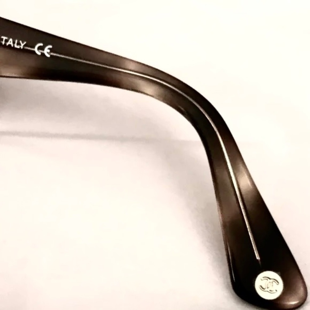 CHANEL Brown Sunglasses - Picture 9 of 10